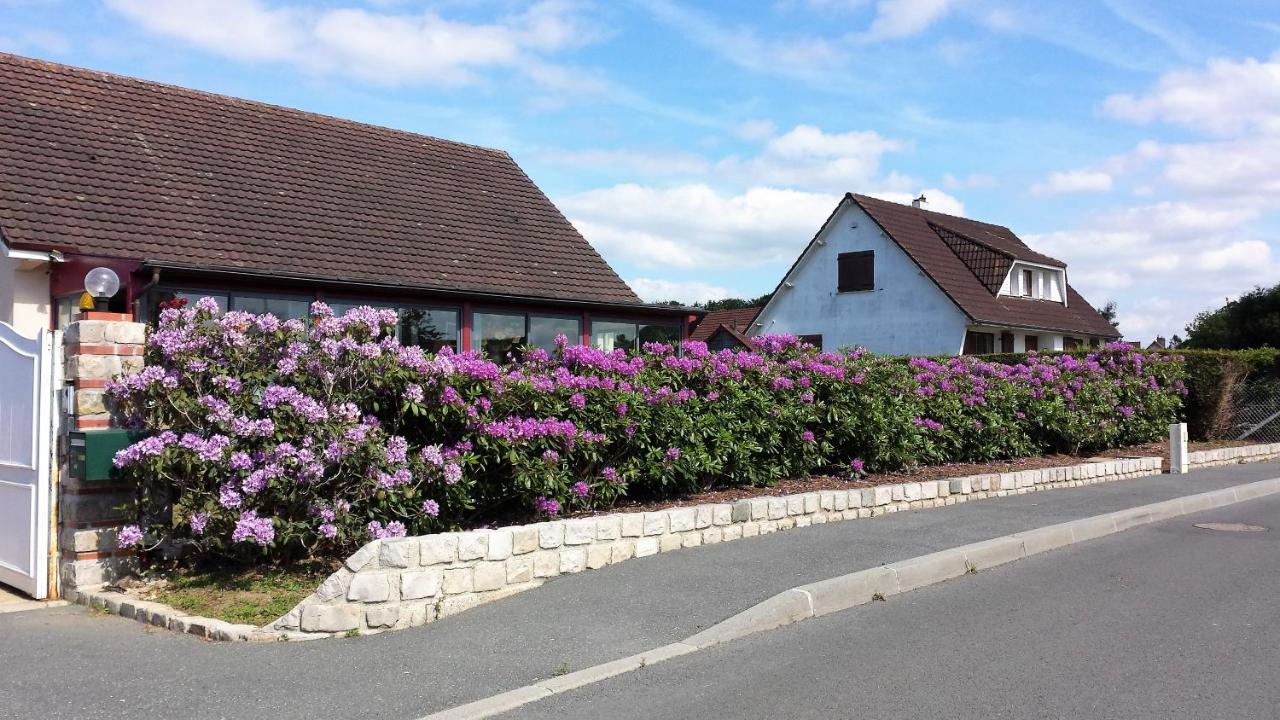 Chambre Privee Avec Salon, Garage Voiture, Velos, Motos Tourville-sur-Arques Exterior photo